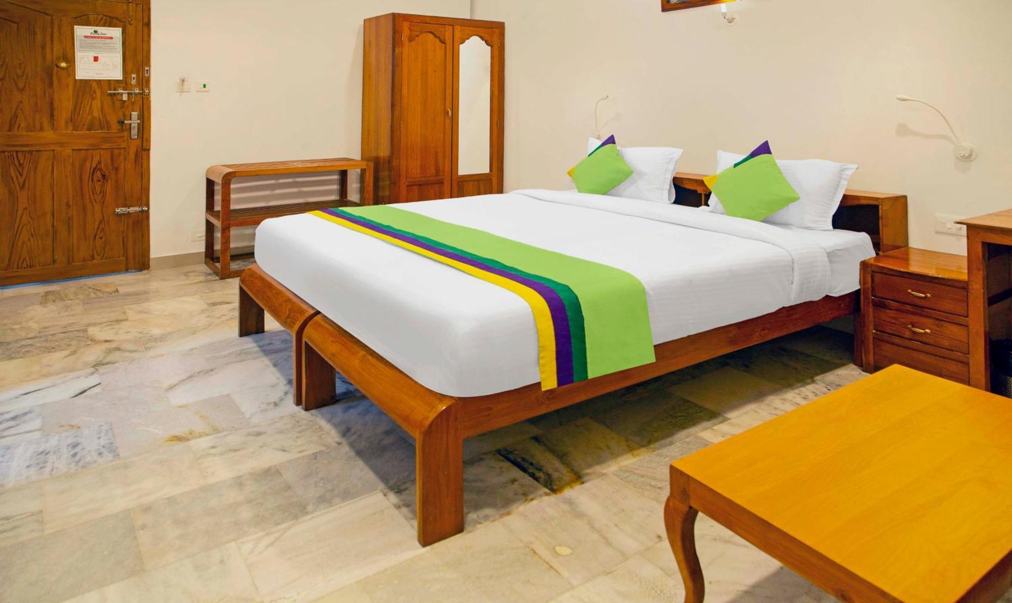Treebo Kumily Gate Thekkady, Periyar National Park Hotel Buitenkant foto