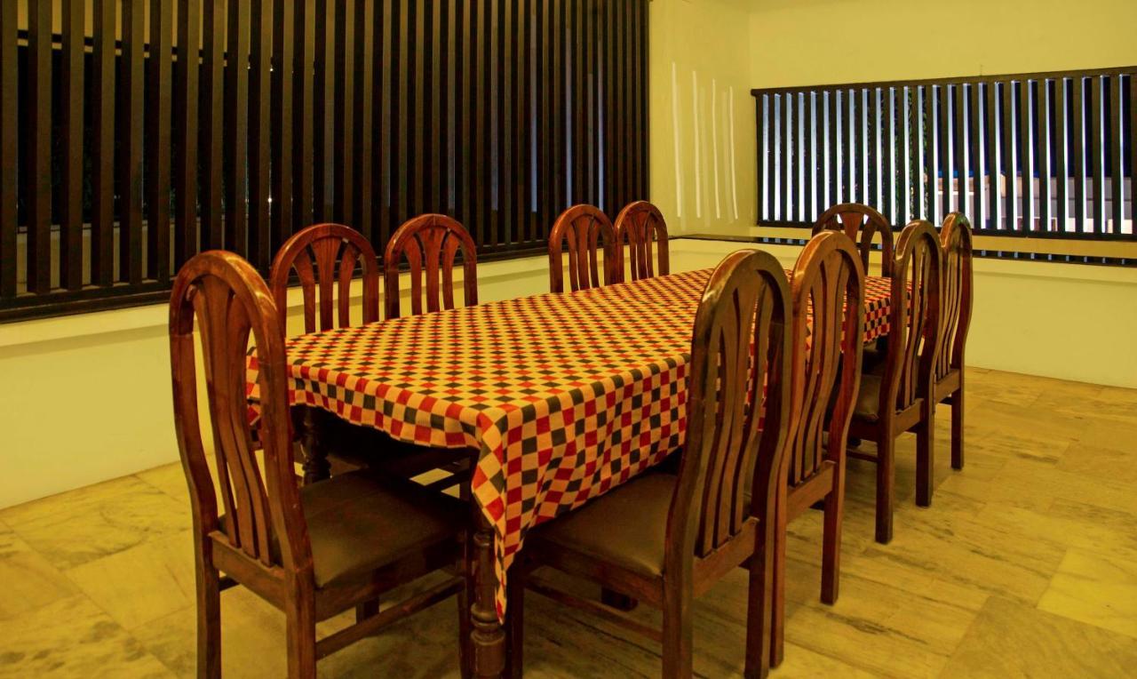 Treebo Kumily Gate Thekkady, Periyar National Park Hotel Buitenkant foto