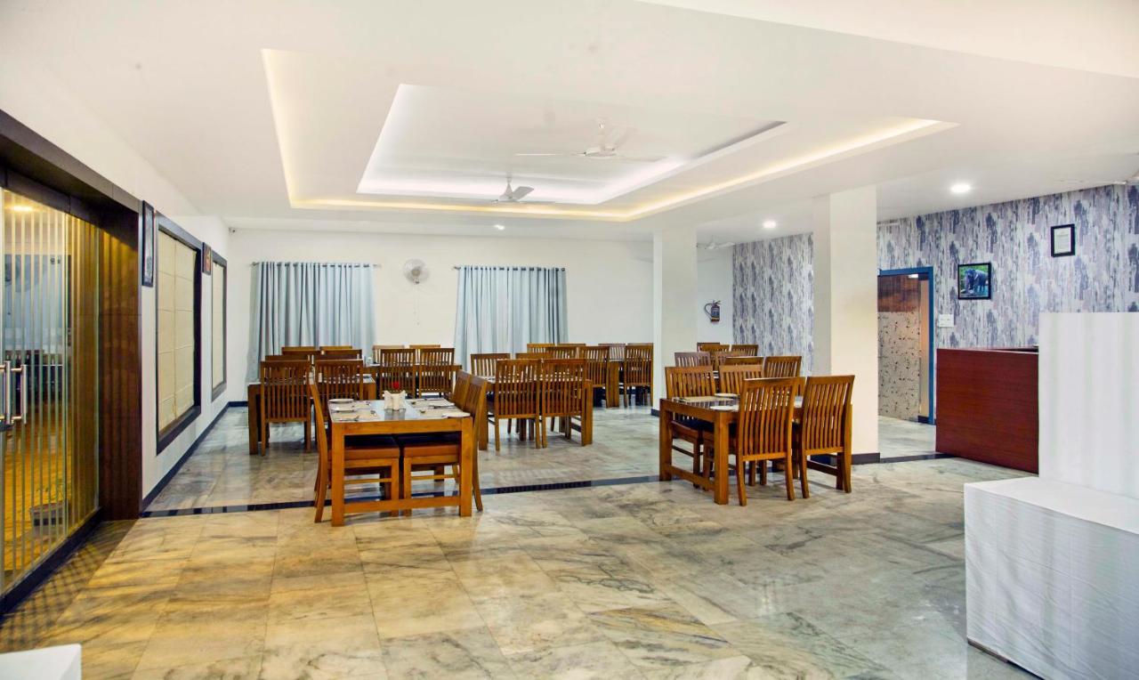 Treebo Kumily Gate Thekkady, Periyar National Park Hotel Buitenkant foto